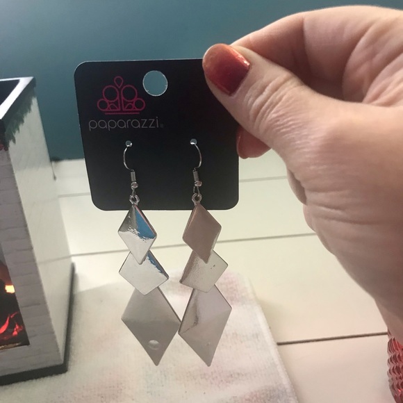 Paparazzi long dangle earrings